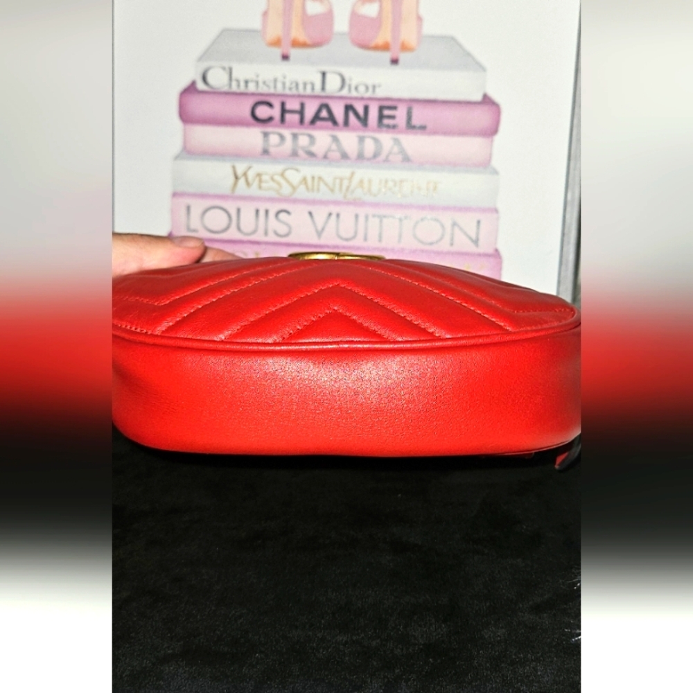 Gucci GG Red Calfsking Belt Bag with Gold Logo - Picture 9 of 16